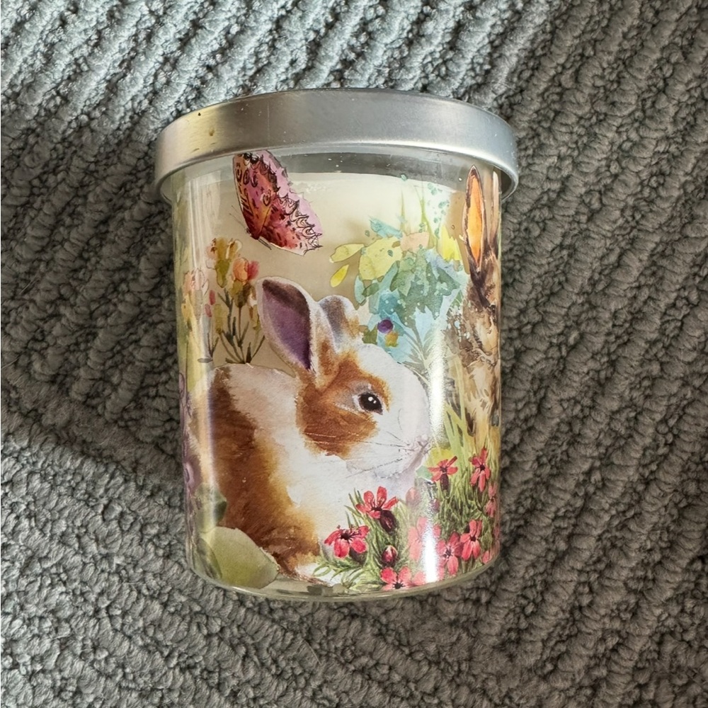 Brand NEW Michel Design Works Floral Bunny Candle - Picture 2 of 5